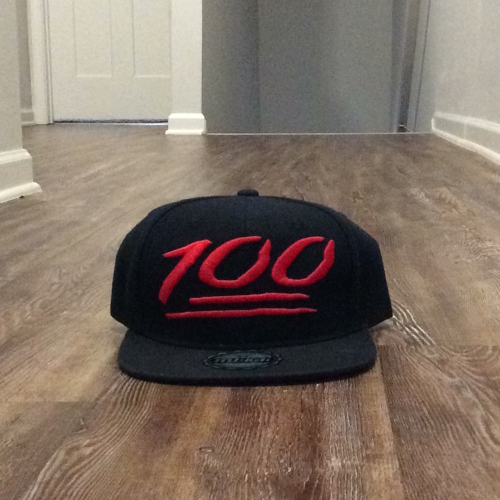 A 100 hat